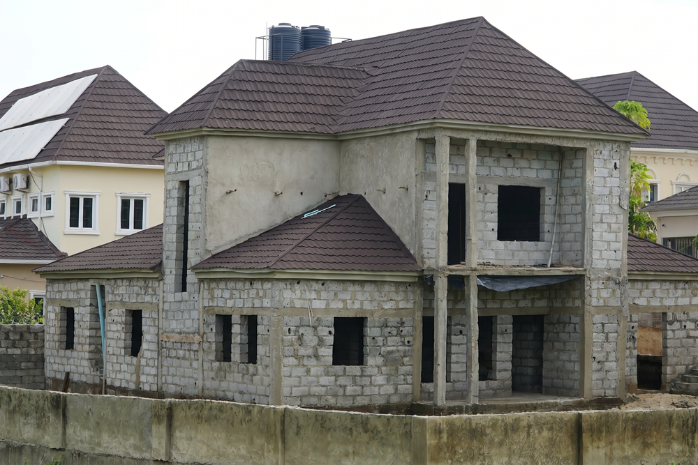 5 BEDROOM HOUSE CARCASS & BQ 1000SQM RIVER PARK
